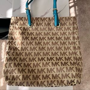 Authentic MICHAEL KORS Tote Shoulder Bag - $60